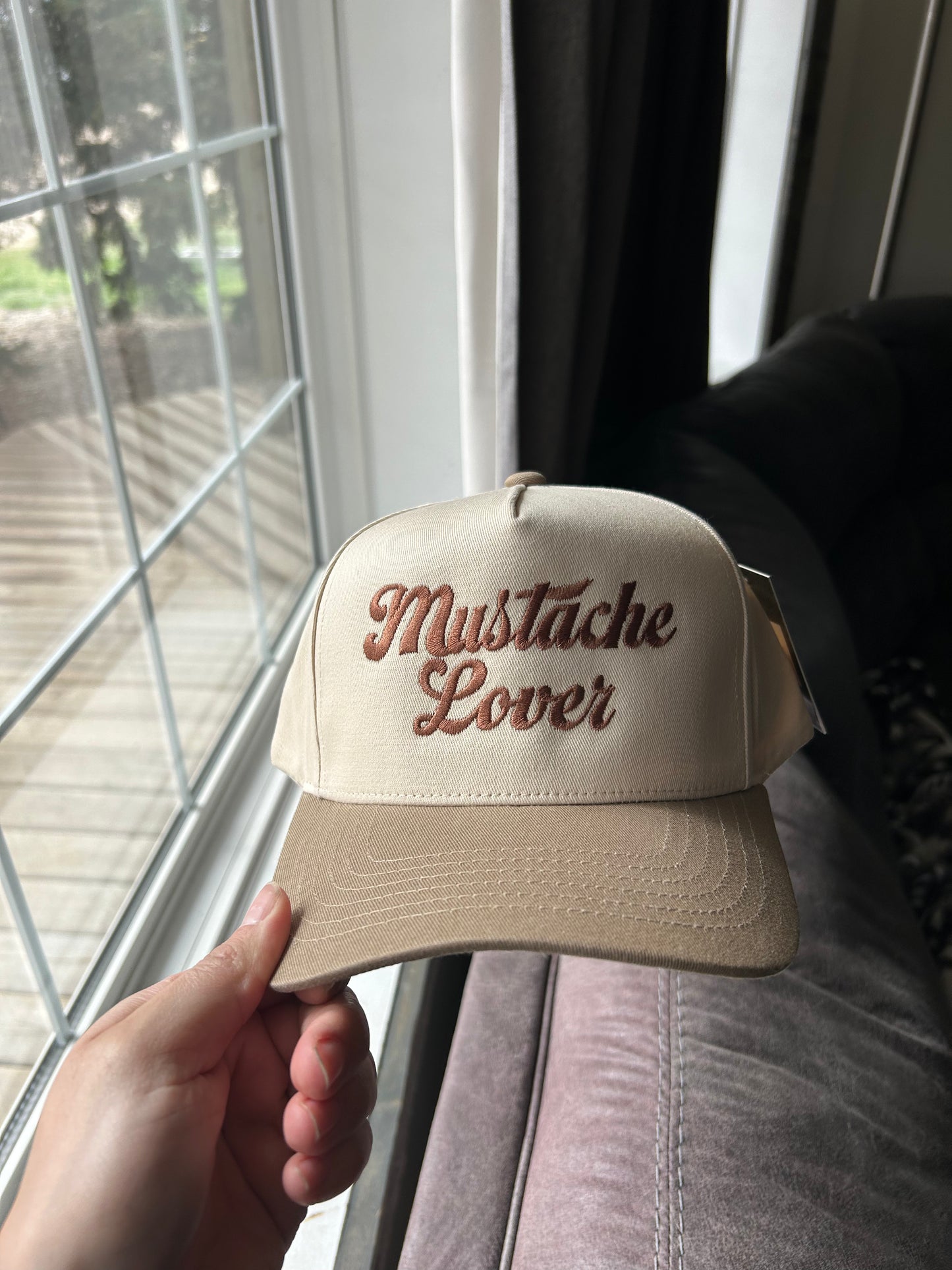 Mustache lover hate