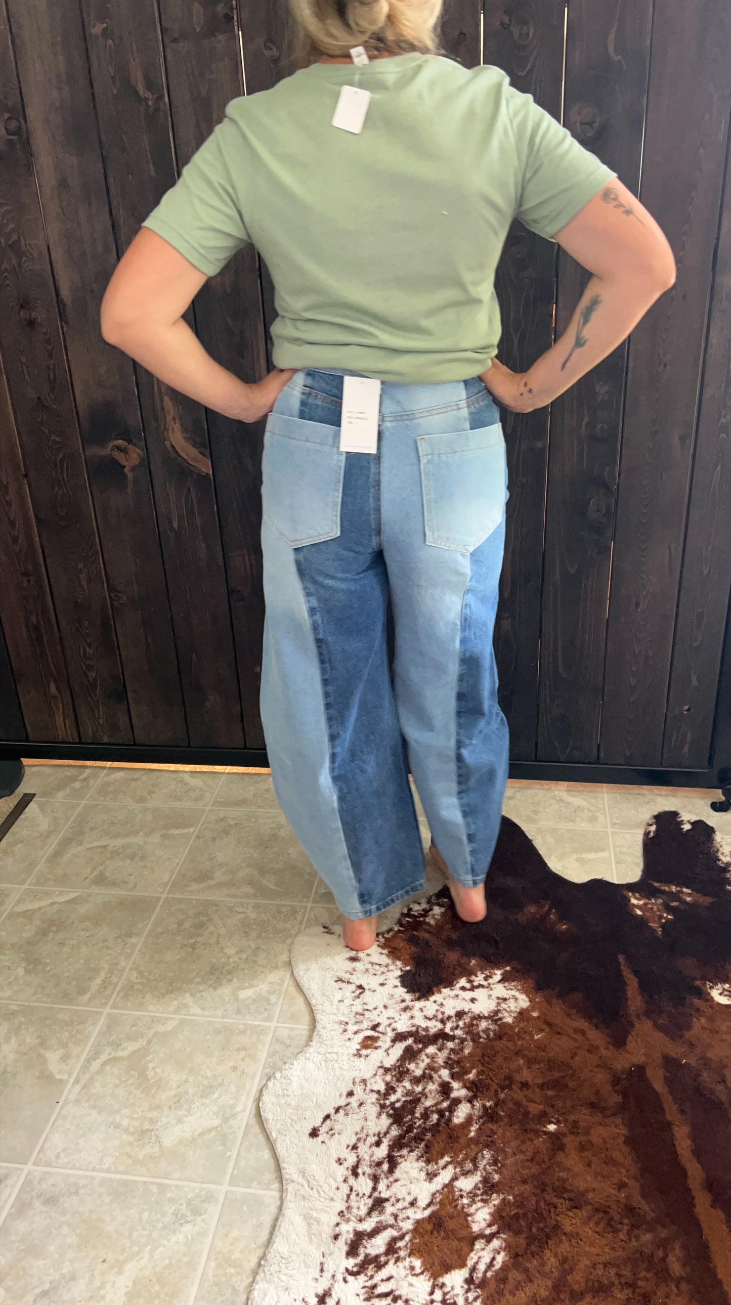 Two tone barrel jeans